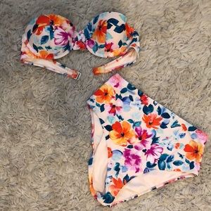 FOREVER 21 Floral Bandeau Swimsuit